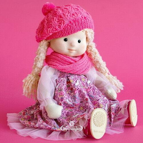 Мягкая кукла Аврора в шапочке и шарфе 38 см, Minimalini Budi Basa