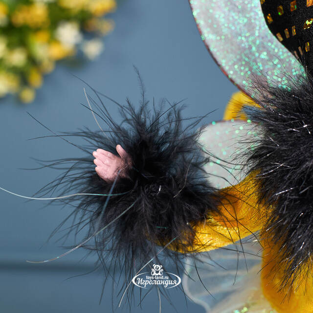 Коллекционная кукла Пчелка Мелисса - Honey Slogger 37 см Mark Roberts