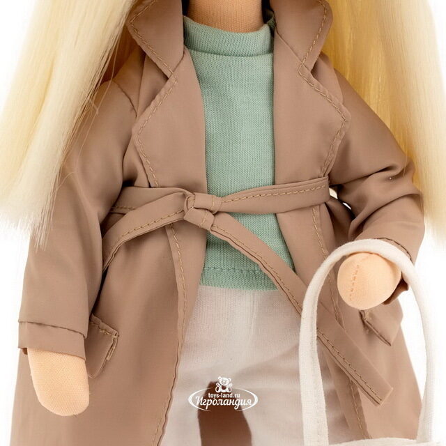 Мягкая кукла Sweet Sisters: Mia в бежевом тренче 32 см, коллекция Европейская зима Orange Toys (Орандж Тойс)