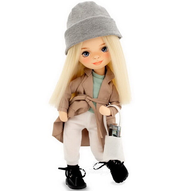 Мягкая кукла Sweet Sisters: Mia в бежевом тренче 32 см, коллекция Европейская зима Orange Toys (Орандж Тойс)
