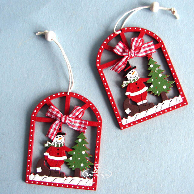 Деревянная елочная игрушка Снеговик у елочки 8 см красная, подвеска Breitner