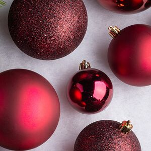 Набор пластиковых шаров Cosmo Бордовый, 6-10 см, 26 шт Winter Deco фото 2