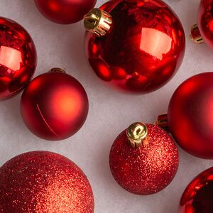 Набор пластиковых шаров Luminous - Красный, 4-6 см, 30 шт Winter Deco фото 4
