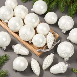 Набор стеклянных елочных игрушек Holiday Brilliance 6-7 см белый, 20 шт
