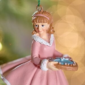 Елочная игрушка Девушка Мирелла с пирогом 12 см Winter Deco фото 2