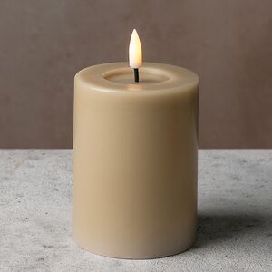 Светодиодная свеча с имитацией пламени Facile 10 см, бежевая, таймер, на батарейках Edelman фото 4