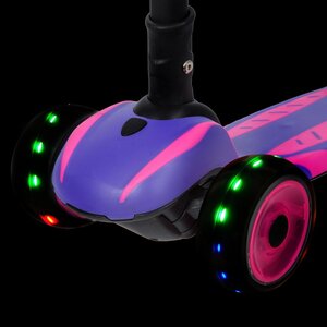 Трехколесный самокат Novatrack Rainbow Car Girl Pro с музыкой, светящейся декой и колесами 120/80, фиолетовый, до 60 кг Novatrack фото 2