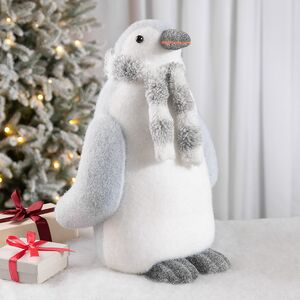 Декоративная фигура Пингвин Шелди в шарфе - Warm heart 38 см