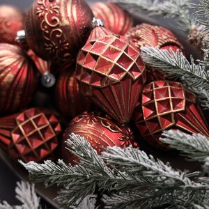 Набор пластиковых шаров Winter Candy: Red 8 см, 16 шт Winter Deco фото 4