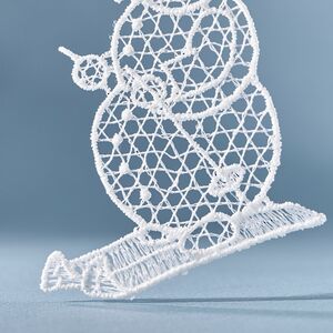 Кружевная елочная игрушка Снеговик на лыжах 9 см Vogel (Вогель) фото 3