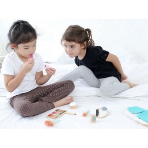 Игровой набор Салон красоты, 8 предметов, дерево Plan Toys фото 6