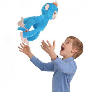 Интерактивная игрушка Обезьянка-обнимашка 41 см голубая Fingerlings фото 4