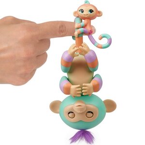 Интерактивная обезьянка Денни с малышом Fingerlings Wowwee 12 см Fingerlings фото 4