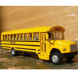 Школьный автобус USA 1:55, 20 см SIKU фото 2