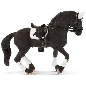 Фигурка Фризский жеребец на турнире с аксессуарами 18 см Schleich фото 1