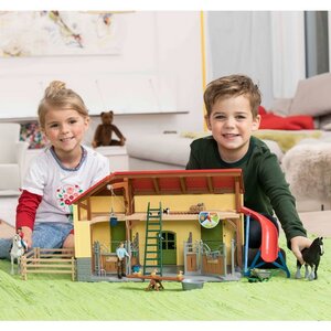 Игровой набор Конюшня с наездницей, лошадьми и аксессуарами Schleich фото 12