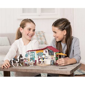 Игровой набор Кафе для наездников Cups & Saddles с фигурками и аксессуарами Schleich фото 11