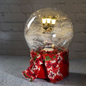 Музыкальный снежный шар с подсветкой и метелью Милый Санта 18*14 см, батарейки