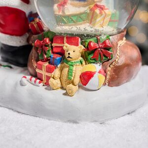 Новогодняя фигурка с снежным шаром Santa & Presents 25 см, с подсветкой и музыкой, на батарейках Kaemingk фото 5