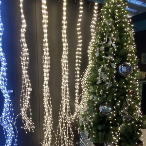 Гирлянда на елку 250 см Лучи Росы, 16 нитей, 832 теплых белых мини LED ламп, зеленая проволока, IP44 Kaemingk (Кейминг) фото 2