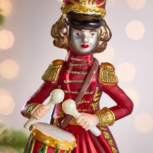 Елочная игрушка Барабанщица Глория из королевства Дрейкерк 17 см в подарочной коробке, стекло Winter Deco фото 2