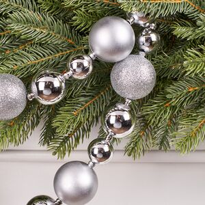 Гирлянда - бусы из шаров Новогодний Блеск 3-5 см, 128*5 см серебряные Kaemingk фото 3