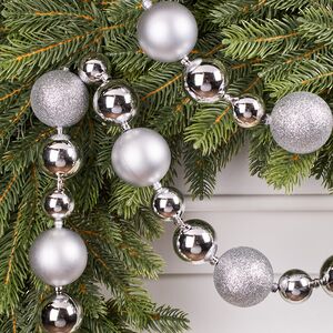 Гирлянда - бусы из шаров Новогодний Блеск 3-5 см, 128*5 см серебряные Kaemingk фото 2