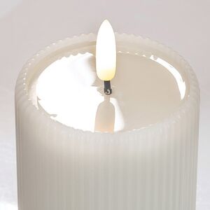 Светодиодная свеча с имитацией пламени Мокколо 13 см белая, с пультом EDG (ЭДГ) фото 2