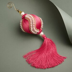 Елочный шар с кисточкой Клодинн 28 см фуксия