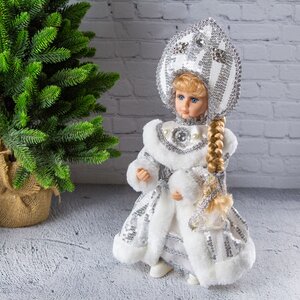 Снегурочка в роскошной серебряной шубке и кокошнике 30 см с вышивкой Triumph Tree фото 1