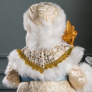 Фигура Дед Мороз - Хозяин Зимы в бежевой шубе 50 см Triumph Tree фото 4