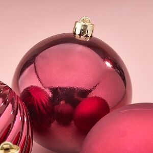 Набор пластиковых шаров Блеск 10 см бордовый, 4 шт Winter Deco фото 4