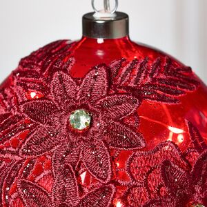 Светящийся елочный шар Gelemary 15 см, 30 теплых белых LED ламп, рубиновый, на батарейках, стекло Koopman (Купман) фото 2