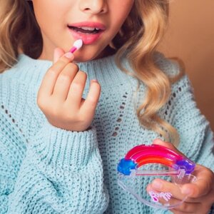 Детская декоративная косметика - блеск для губ Barbie Радуга Angel Like Me фото 2