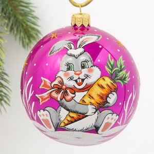 Стеклянный елочный шар Зодиак - Кролик с морковкой 9 см вишневый