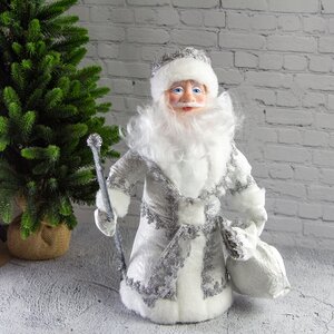 Фигура Дед Мороз - Добрый волшебник в серебристом кафтане 40 см Батик фото 1