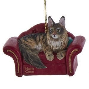 Елочная игрушка Кот Мейн-кун на софе 9 см