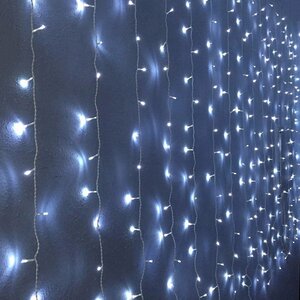 Светодиодный занавес 1.5*1.5 м, 180 холодных белых LED ламп, белый ПВХ, IP44 Snowmen фото 1