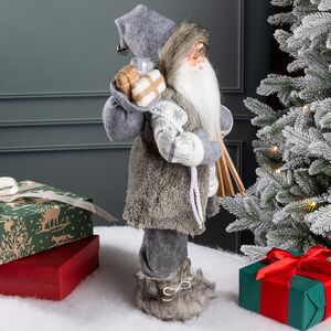 Санта - Северный волшебник с подарками и лыжами 45 см Peha фото 5