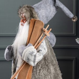 Санта - Северный волшебник с подарками и лыжами 45 см Peha фото 4