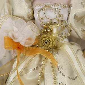 Декоративная фигура Ангел Шарлиз в платье с золотыми лентами 43 см Kurts Adler фото 4