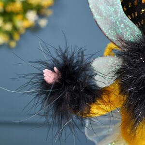 Коллекционная кукла Пчелка Мелисса - Honey Slogger 37 см Mark Roberts фото 8