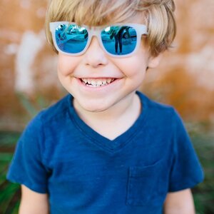 Детские солнцезащитные очки Babiators Original Navigator. Синий лёд, 3-5 лет, с полупрозрачной оправой Babiators фото 5