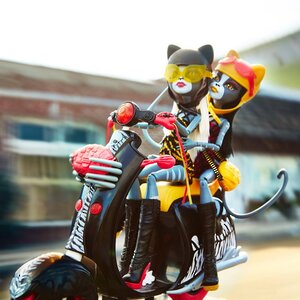 Набор кукол Пурсефона и Мяулодия На скутере 26 см (Monster High) Mattel фото 2