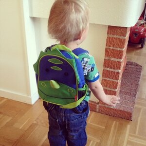 Мини-рюкзак с поводком для малышей Динозавр Дакота 23 см Skip Hop фото 3
