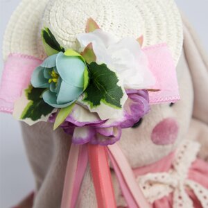 Мягкая игрушка Зайка Ми в бледно-розовом платье и шляпке с цветами 18 см коллекция Город Budi Basa фото 3