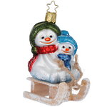 Стеклянная елочная игрушка Снеговички - Sledding Fun 11 см