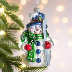 Елочная игрушка Снеговик Лейтон с лыжами 13 см, стекло