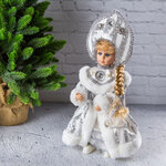 Снегурочка в роскошной серебряной шубке и кокошнике 30 см с вышивкой